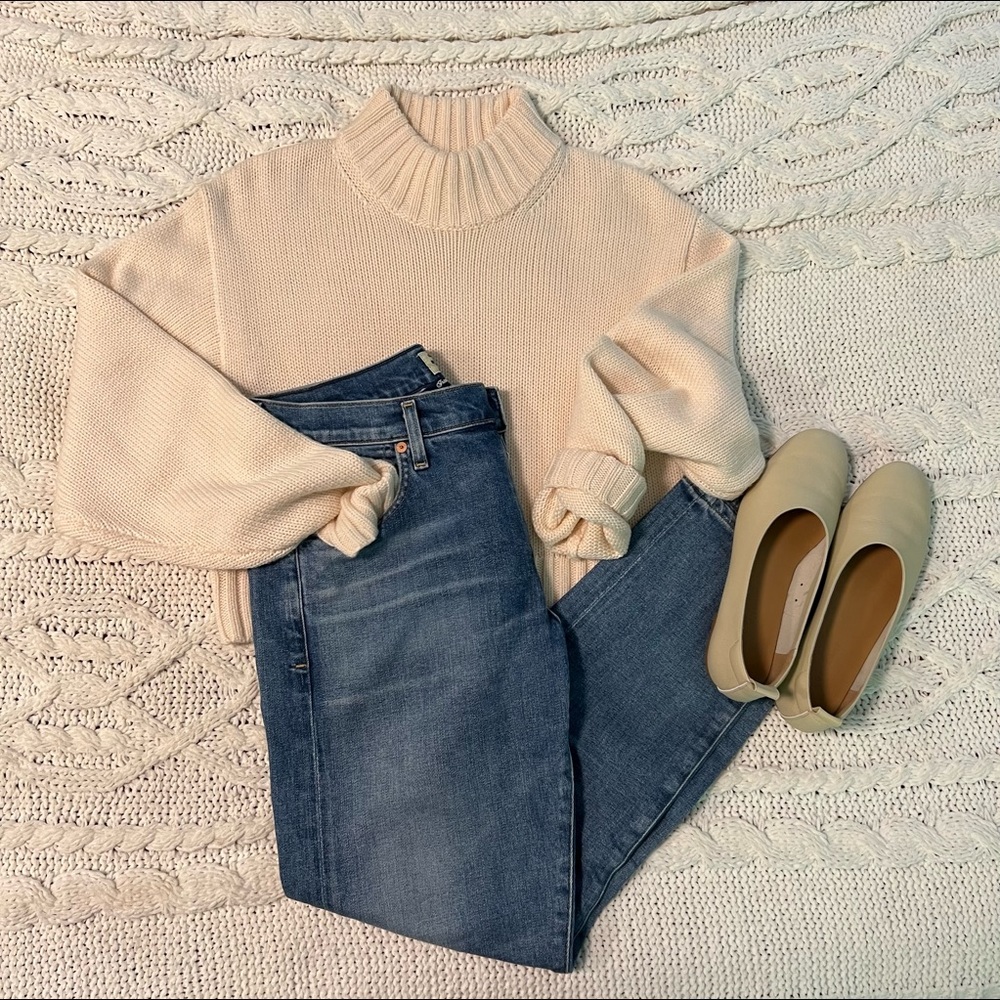Aritzia wilfred free Cropped Sweater
